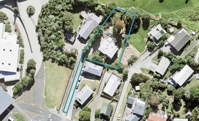 22 Delshaw Avenue, Stanmore Bay, Whangaparaoa - Carousel 1