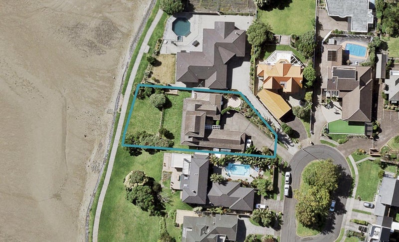 16 Arkley Avenue, Farm Cove, Auckland - Carousel 1