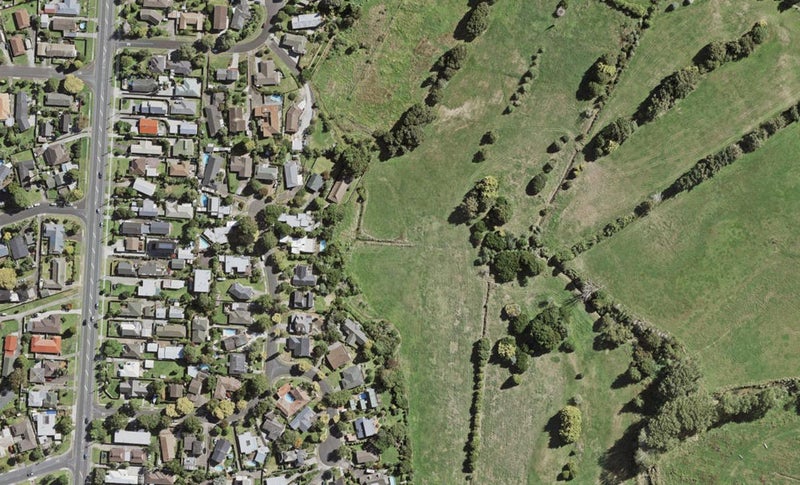161 Otuwairoa Esplanade, Ōpaheke, Papakura - Carousel 1
