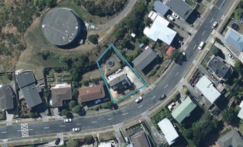 33 Almora View, Ascot Park, Porirua - Carousel 1
