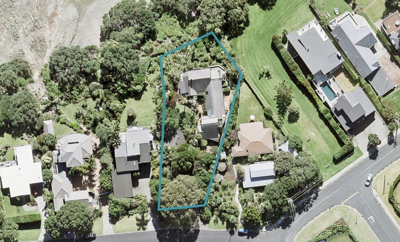 36 The Crescent, Tindalls Beach, Whangaparaoa - Carousel 1