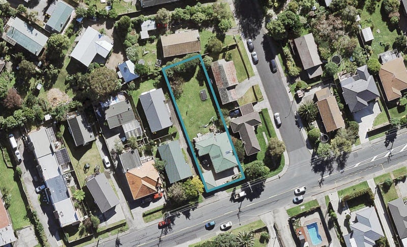 180 Beach Haven Road, Beach Haven, Auckland - Carousel 1