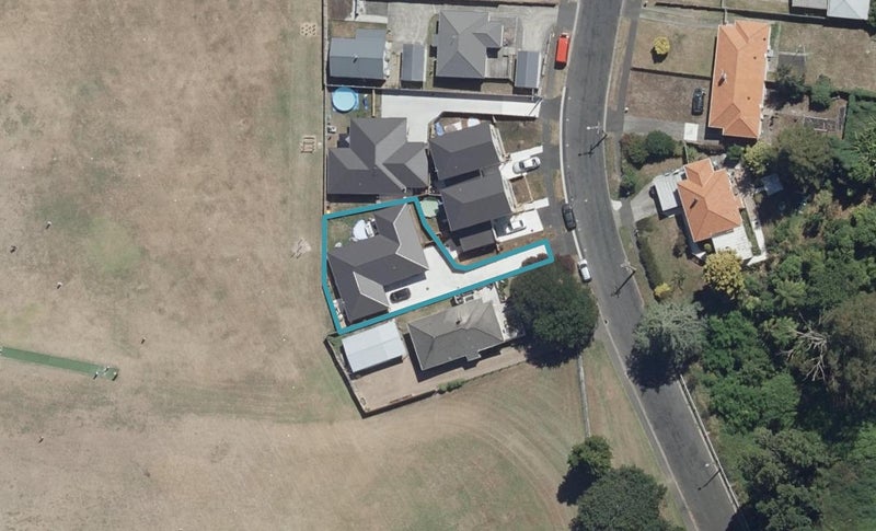 11 Churchill Avenue, Maeroa, Hamilton - Carousel 1