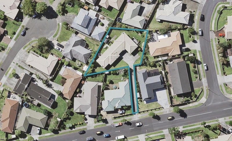 2/33 Millhouse Drive, Northpark, Auckland - Carousel 1