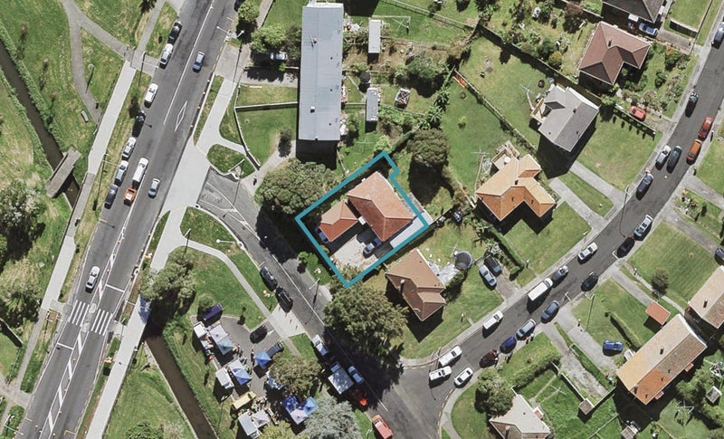 2 Gifford Avenue, Wesley, Auckland - Carousel 1