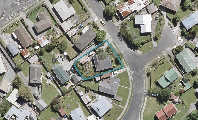 8 Edelweiss Grove, Timberlea, Upper Hutt - Carousel 1