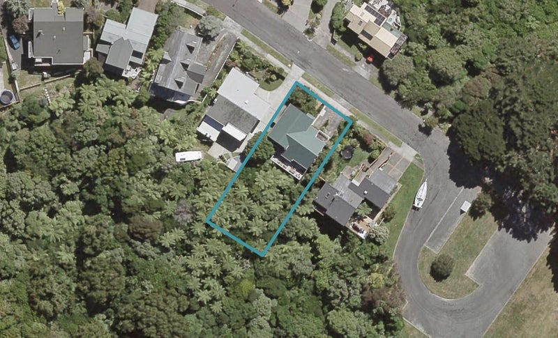 36 Stanhope Grove, Korokoro, Lower Hutt - Carousel 1