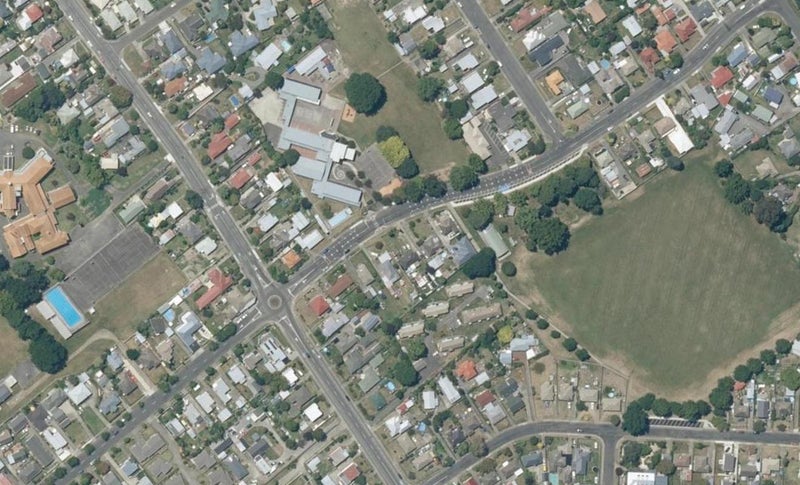 1109 Willowpark Road North, Mayfair, Hastings - Carousel 1
