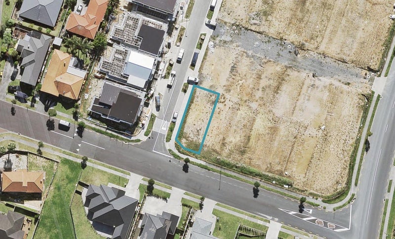 42 Tihema Lane, Westgate, Auckland - Carousel 1