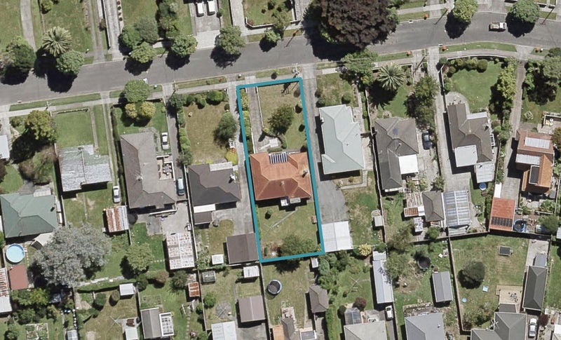 12 Hudson Avenue, Ebdentown, Upper Hutt - Carousel 1