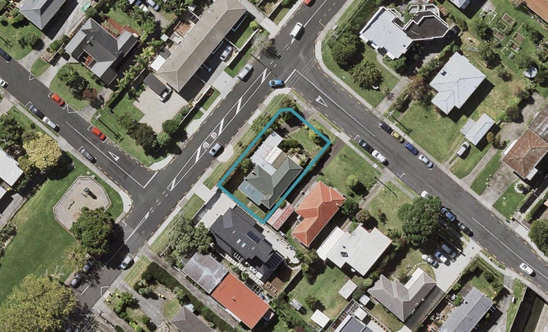 22 Waterloo Road, Milford, Auckland - Carousel 1