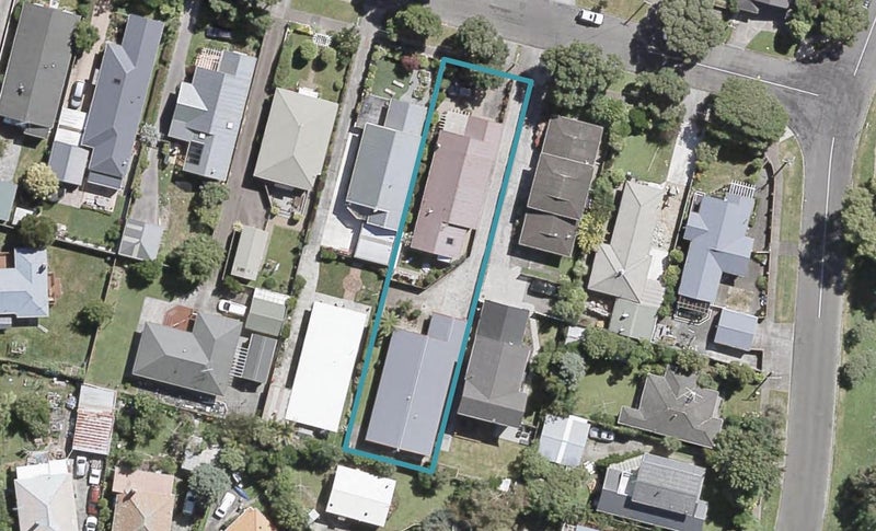 42 St Ronans AVE, WATERLOO, LOWER HUTT - Carousel 1