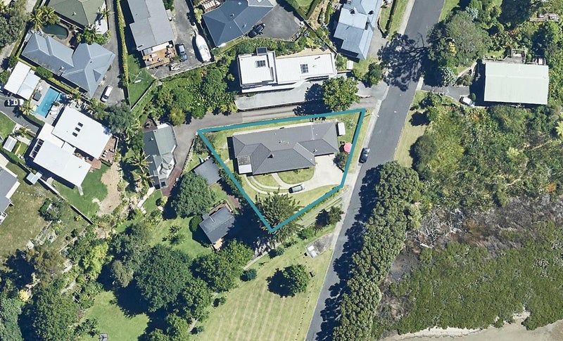 15 Bay Street, Matua, Tauranga - Carousel 1