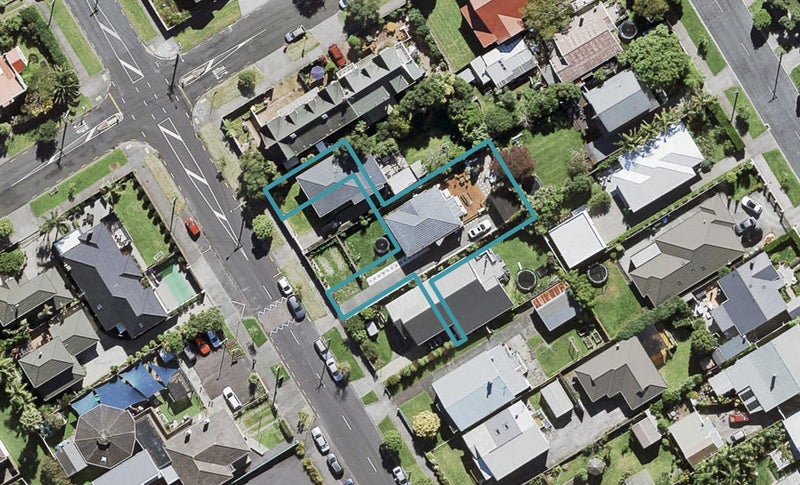 4/19 Huia Road, Point Chevalier, Auckland - Carousel 1