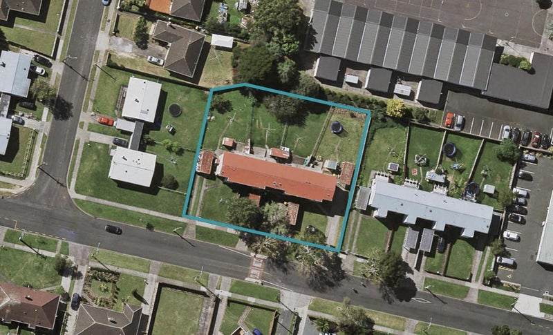 21 Johnstones Road, Ōtara, Auckland - Carousel 1