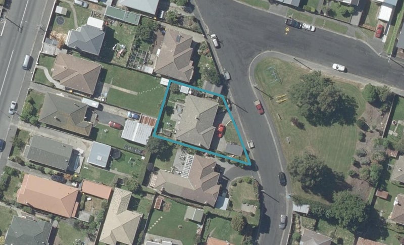 66 English Avenue, Mornington, Dunedin - Carousel 1