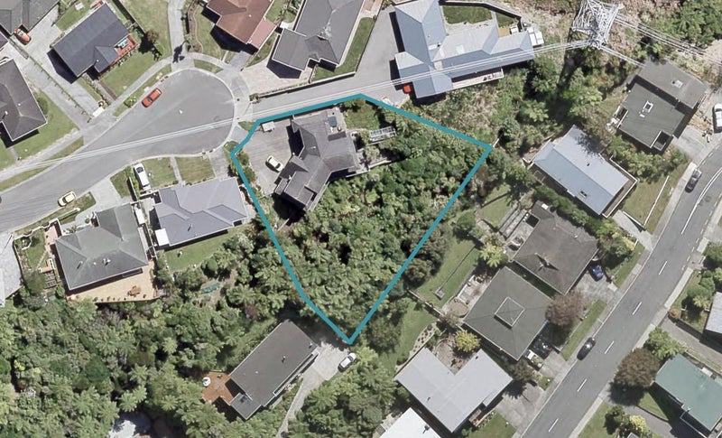 7 Opurere Grove, Tirohanga, Lower Hutt - Carousel 1