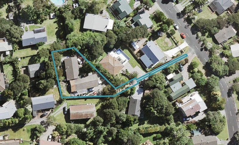 1/13 Wirihana Road, Titirangi, Auckland - Carousel 1