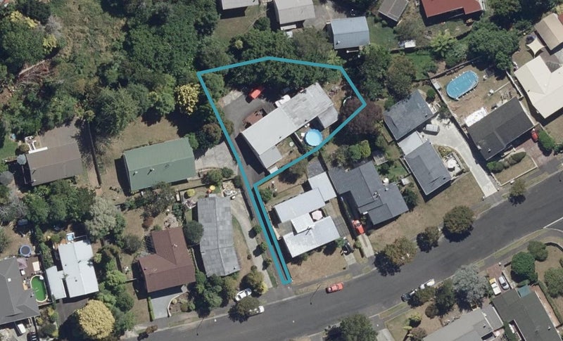 28 Sunnyhills Avenue, Glenview, Hamilton - Carousel 1
