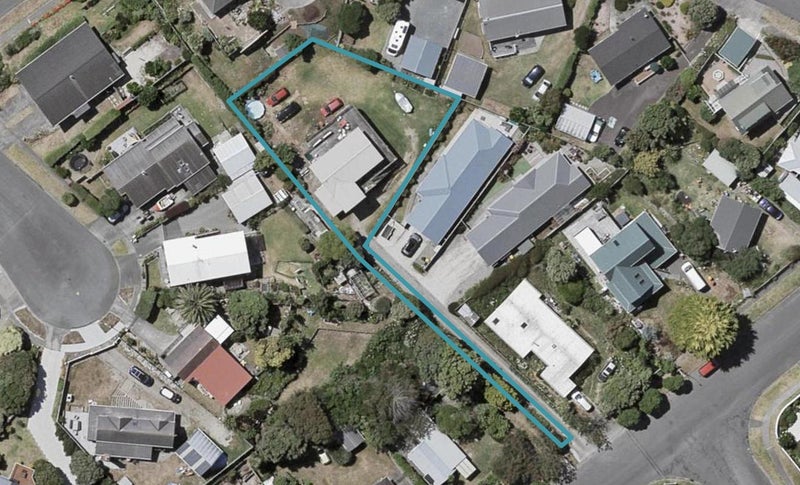 195 Tutere Street, Waikanae Beach, Waikanae - Carousel 1