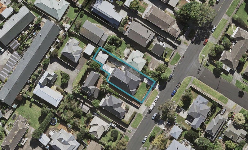 56 Tawa Road, One Tree Hill, Auckland - Carousel 1