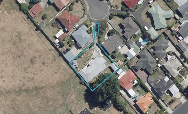 10 Christie Street, Forest Lake, Hamilton - Carousel 1