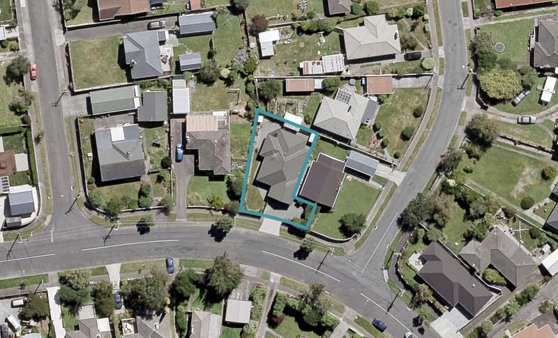 67 Fraser Crescent, Elderslea, Upper Hutt - Carousel 1