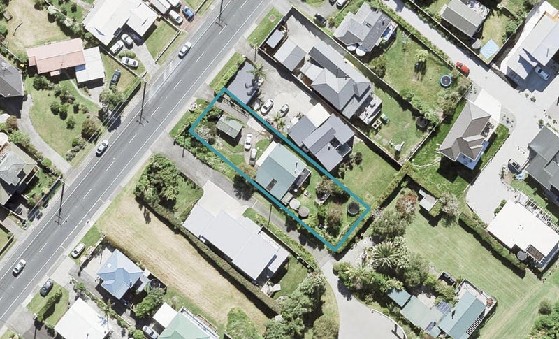1043 Whangaparaoa Road, Tindalls Beach, Whangaparaoa - Carousel 1