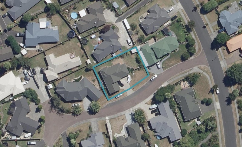 4 Claymore Place, Flagstaff, Hamilton - Carousel 1