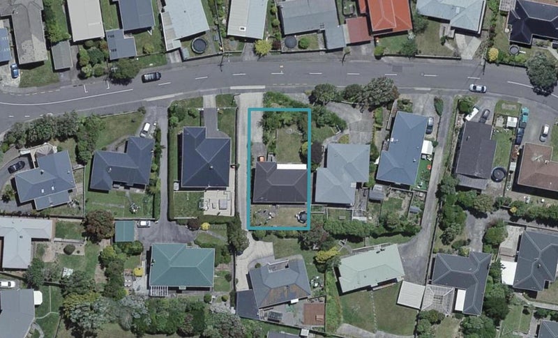 9 Trebann Street, Paparangi, Wellington - Carousel 1