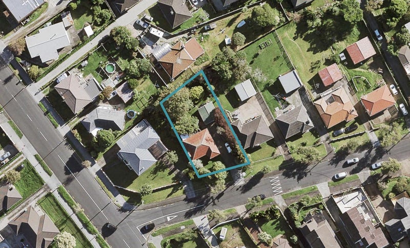 4 Batkin Road, New Windsor, Auckland - Carousel 1