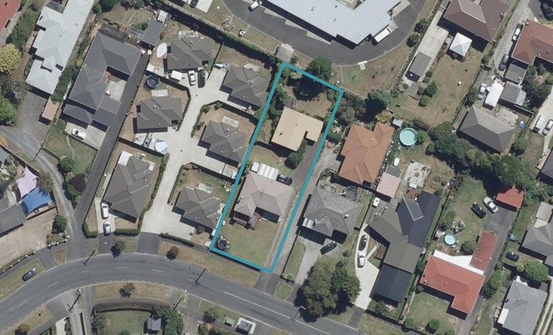 17 MacDonald Road, Glenview, Hamilton - Carousel 1