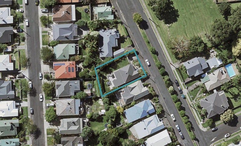 29 Shoal Bay Road, Devonport, Auckland - Carousel 1