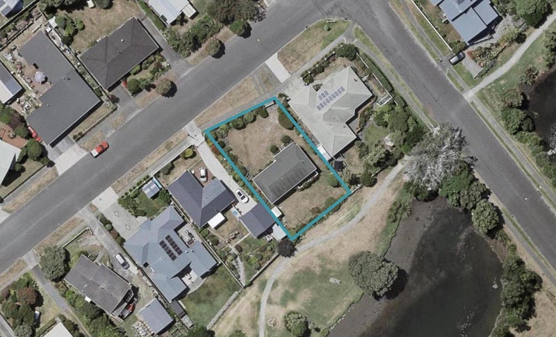 192 Tutere Street, Waikanae Beach, Waikanae - Carousel 1