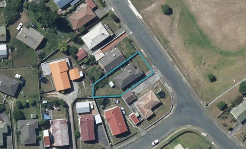 97 Rangituhi Crescent, Takapuwahia, Porirua - Carousel 1