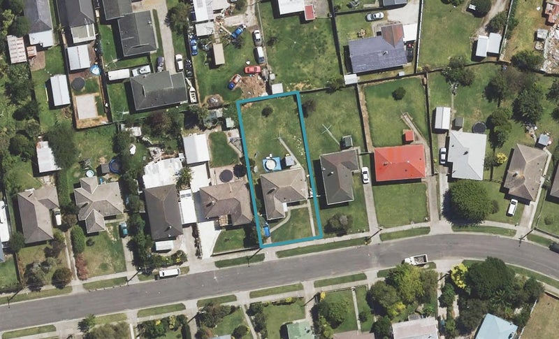 13 Glasgow Crescent, Kaiti, Gisborne - Carousel 1