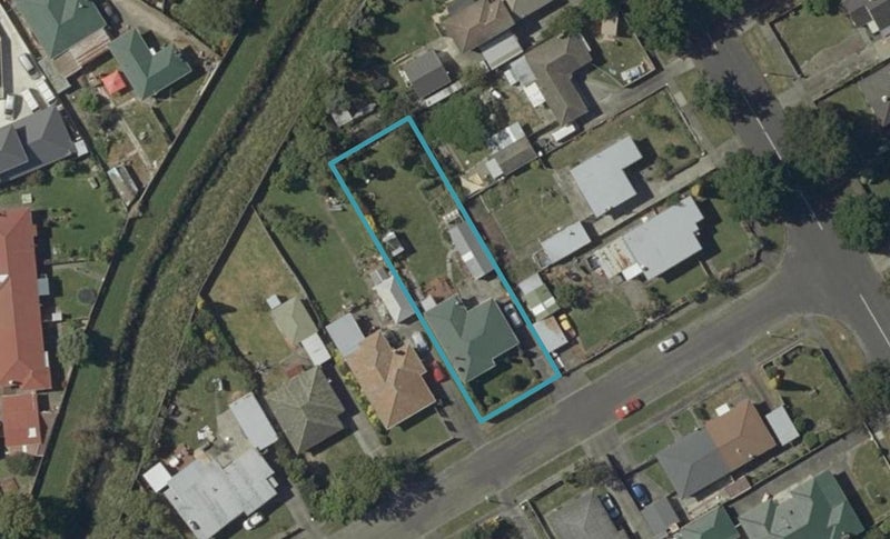 4 Hobson Place, Takaro, Palmerston North - Carousel 1