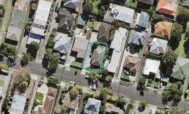12A Patterson Street, Sandringham, Auckland - Carousel 1
