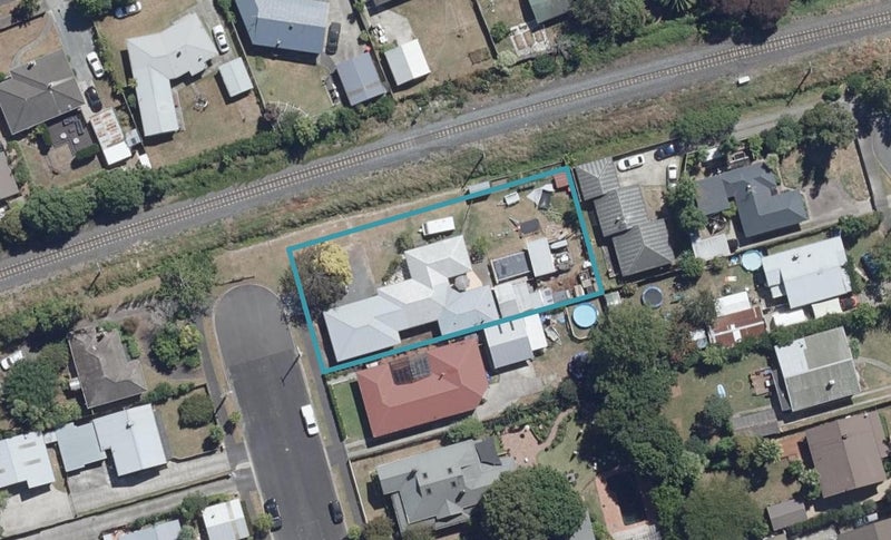 16 Saint Olpherts Avenue, Hamilton East, Hamilton - Carousel 1