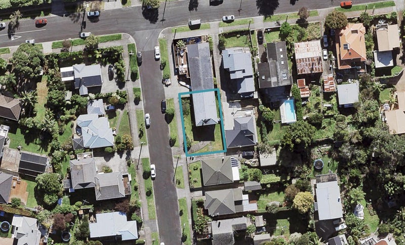 11 Bungalow Avenue, Point Chevalier, Auckland - Carousel 1