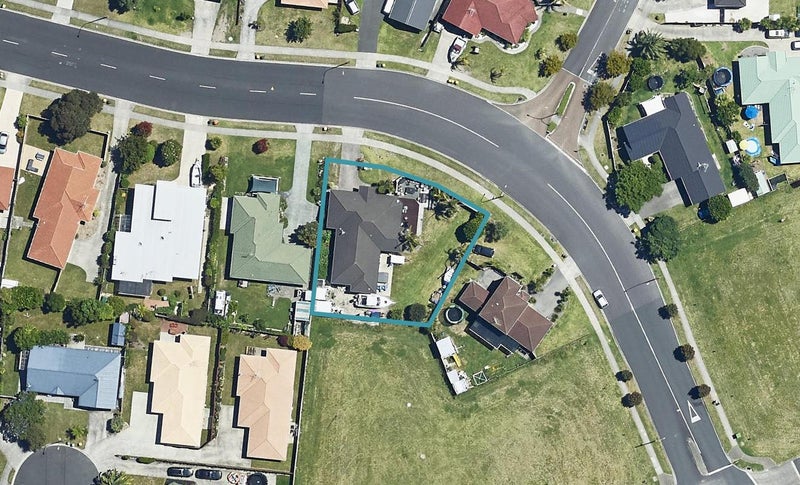 712 Grenada Street, Papamoa Beach, Papamoa - Carousel 1
