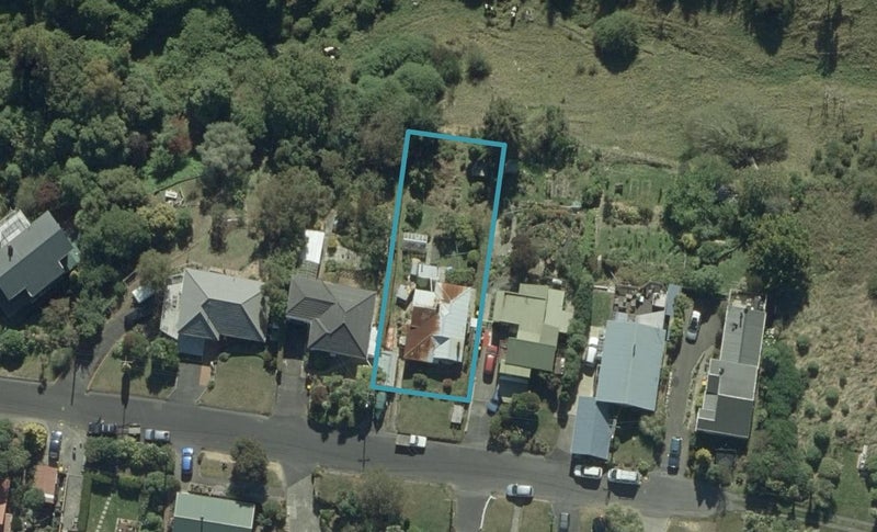 29 Gorman Street, Macandrew Bay, Dunedin - Carousel 1