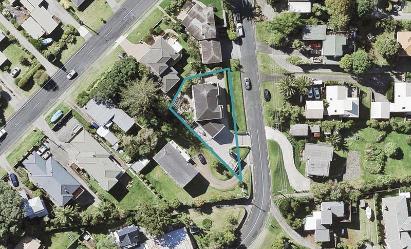 17 Nigel Road, Browns Bay, Auckland - Carousel 1
