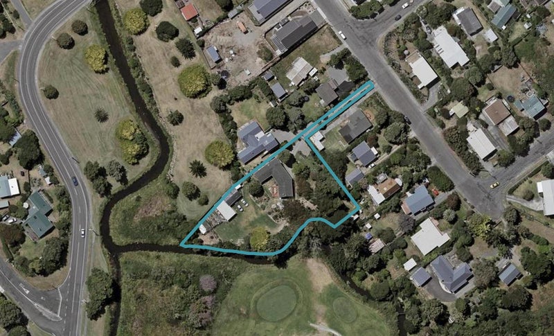 14 Konini Crescent, Waikanae Beach, Waikanae - Carousel 1