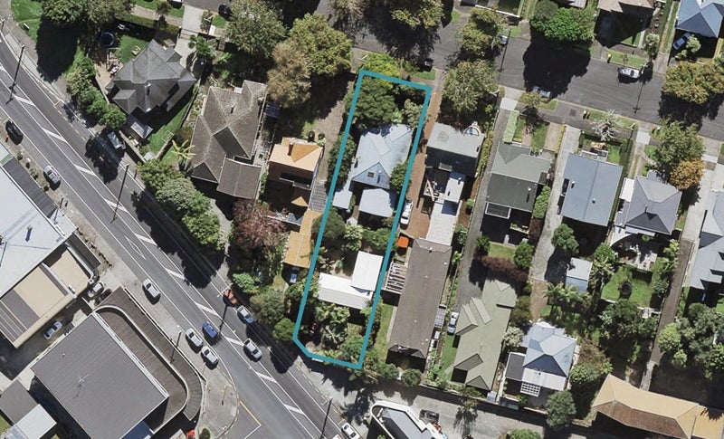 2/850 Mount Eden Road, Three Kings, Auckland - Carousel 1