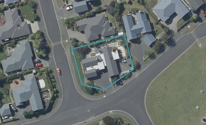 3 Sunninghurst Drive, Fairfield, Dunedin - Carousel 1