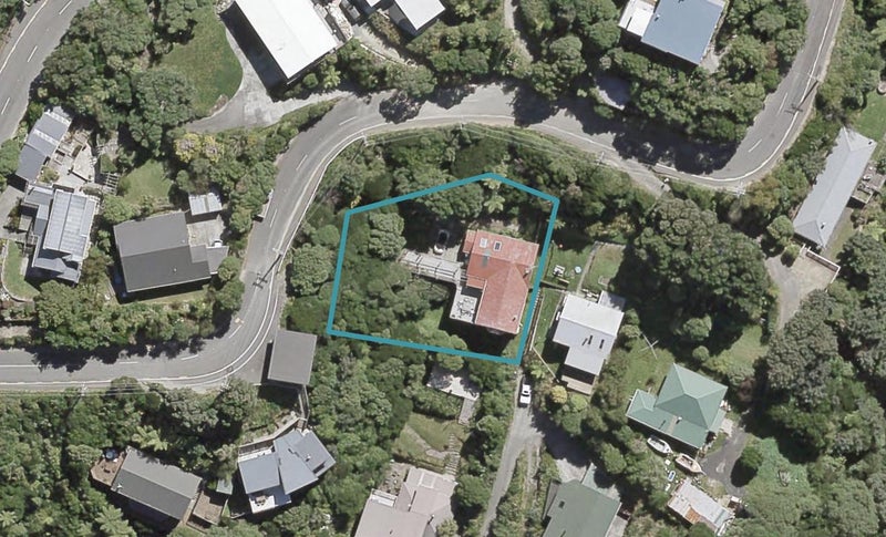 6 Singers Road, Korokoro, Lower Hutt - Carousel 1