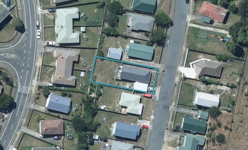 69 Arahura Crescent, Waitangirua, Porirua - Carousel 1
