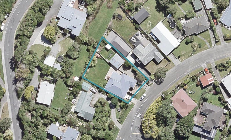 1 Wilson Grove, Normandale, Lower Hutt - Carousel 1