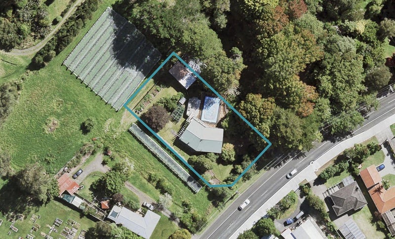 533 West Coast Road, Oratia, Auckland - Carousel 1